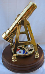 Un caleidoscopio in ottone con musica